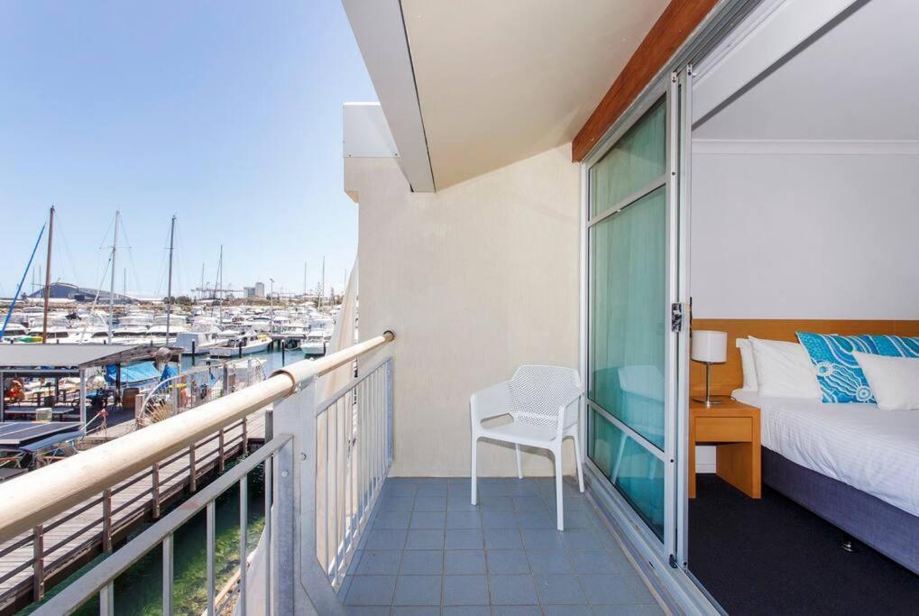 Waterfront Escape On Fishermans Wharf W Ocean View Apartment Fremantle Exterior foto